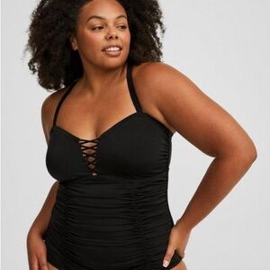 NWT Torrid Wireless Lattice Front Swimsuit Ruched Tummy Control 6X